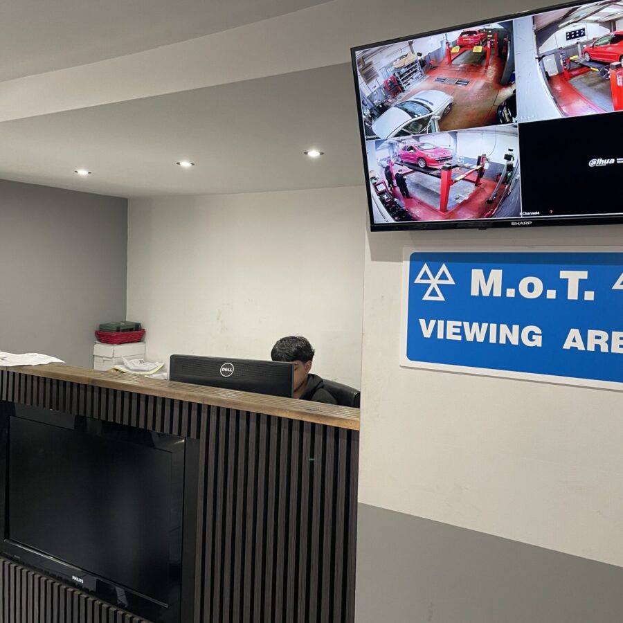 High Wycombe MOT Centre Reception.jpg MOT Tests in High Wycombe, MOT Test Centre in High Wycombe, The MOT Centre