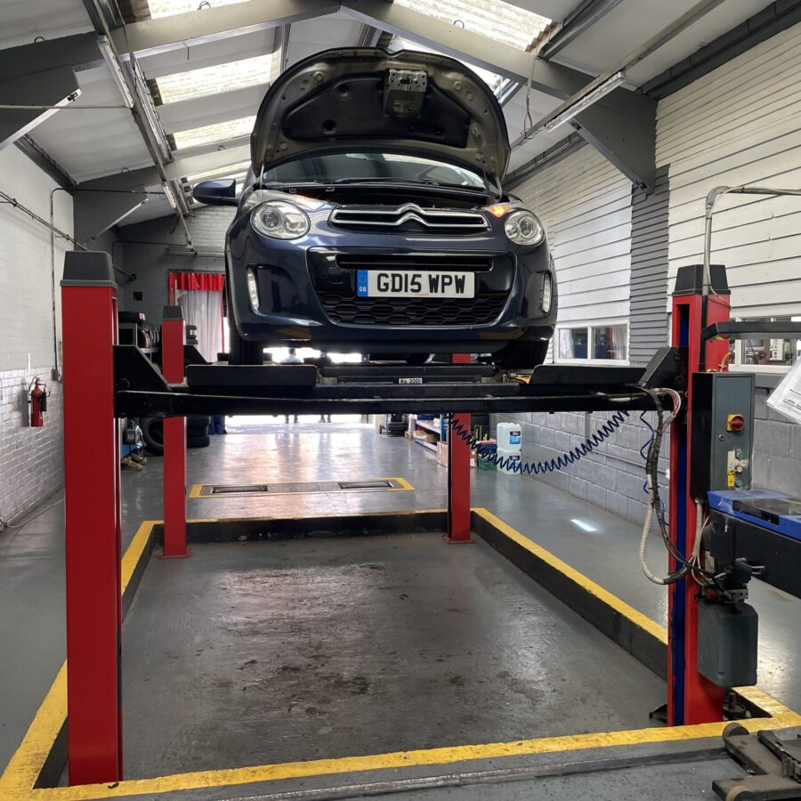 The MOT Centre High Wycombe MOT Bay MOT Tests in High Wycombe, MOT Test Centre in High Wycombe, The MOT Centre
