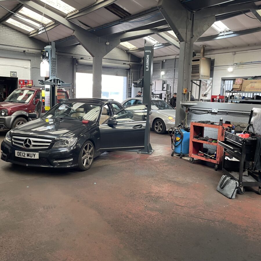 The MOT Centre High Wycombe Workshop MOT Tests in High Wycombe, MOT Test Centre in High Wycombe, The MOT Centre