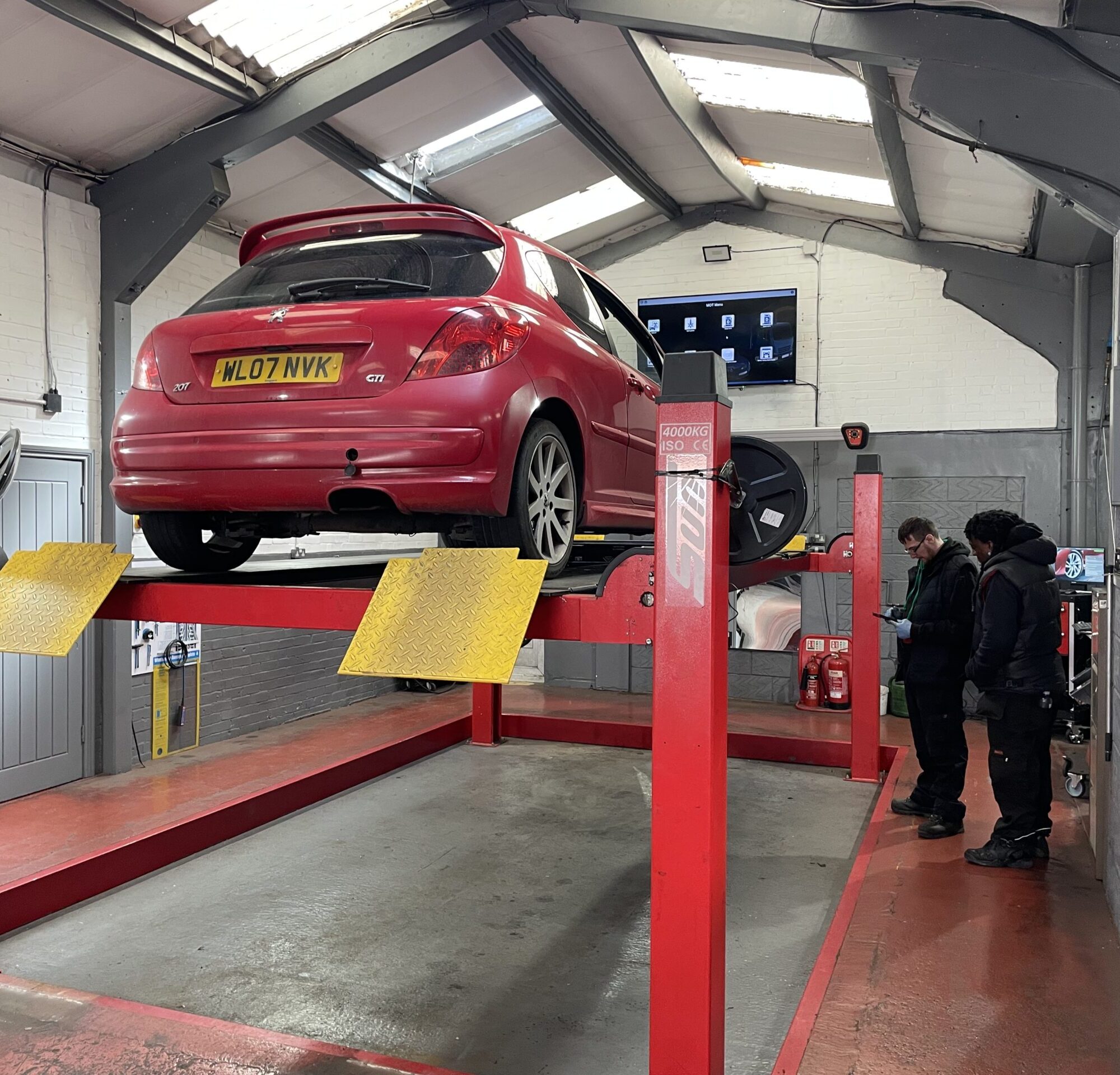 MOT Tests in High Wycombe, MOT Test Centre in High Wycombe, The MOT Centre