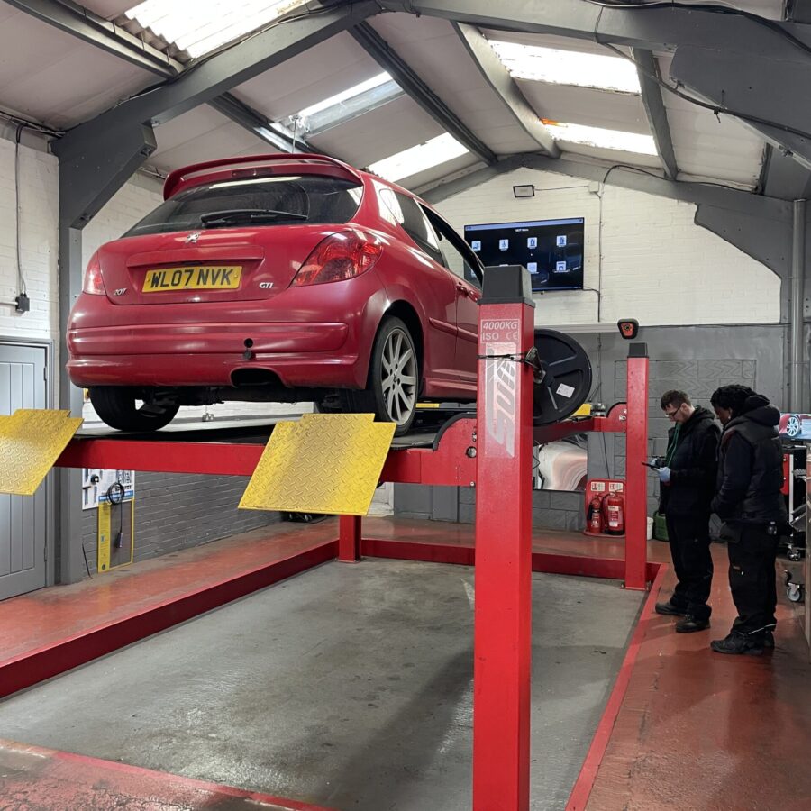 The MOT Centre High Wycombe MOT Bay 2 MOT Tests in High Wycombe, MOT Test Centre in High Wycombe, The MOT Centre
