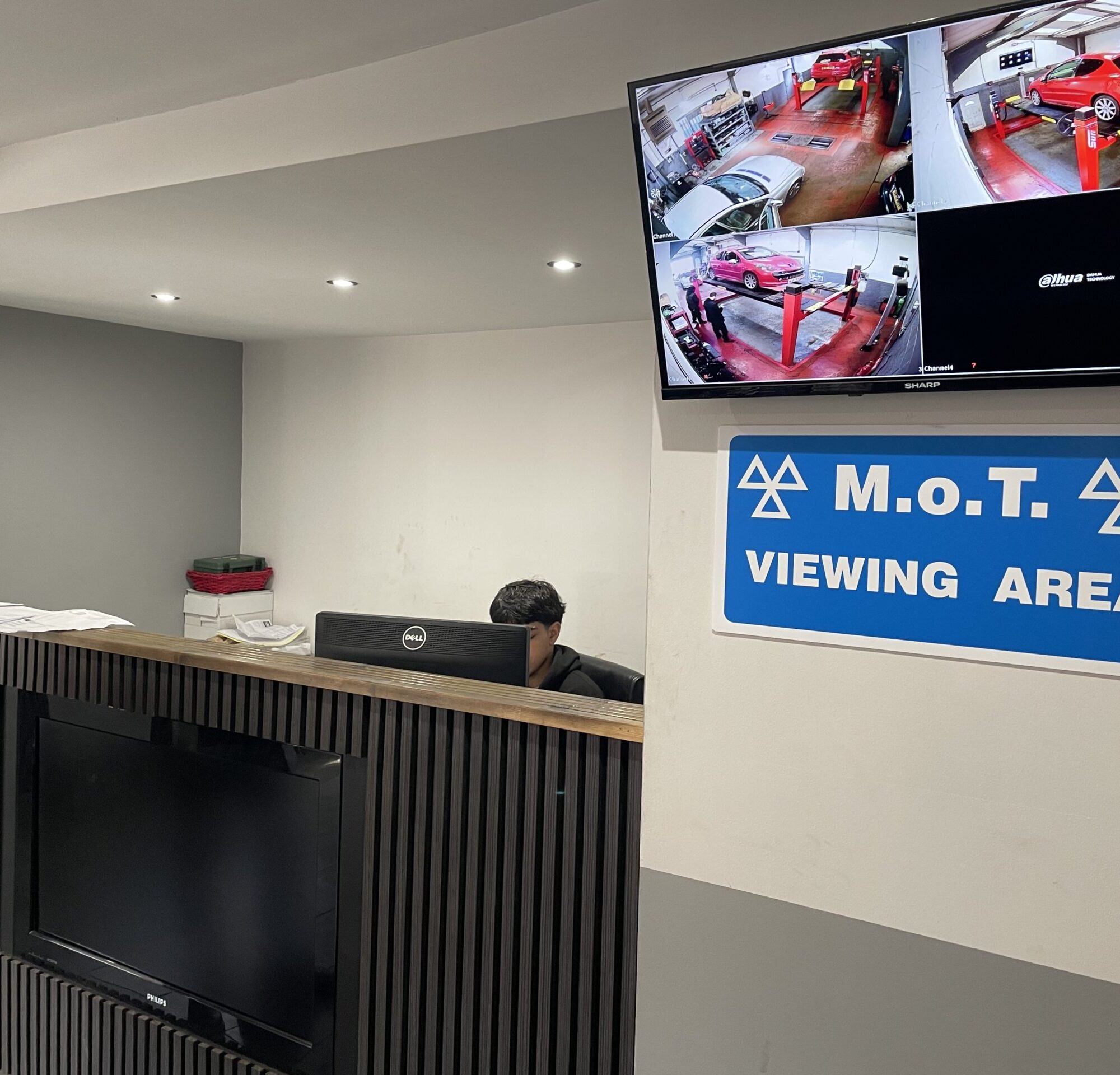 MOT Tests in High Wycombe, MOT Test Centre in High Wycombe, The MOT Centre